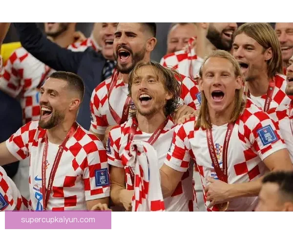 洛塞尔索风格分析：技术细腻中场组织能力持续提升